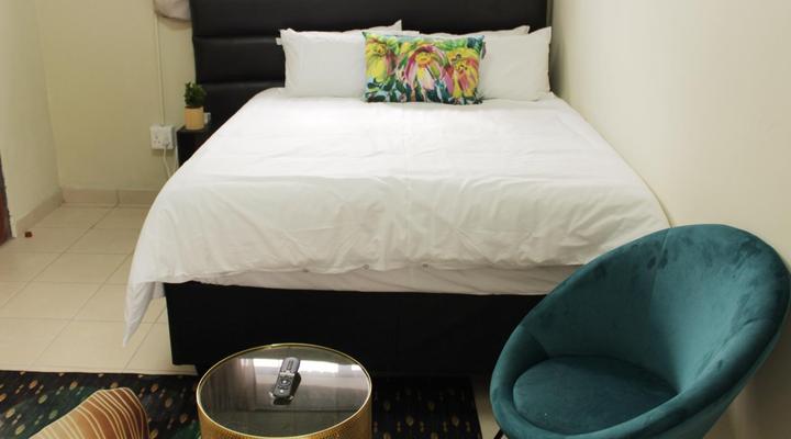 Emperor Lodge and Tours