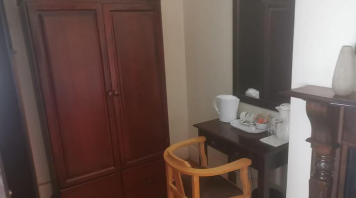 Tom's Place Guesthouse