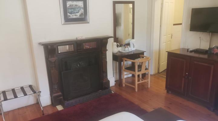 Tom's Place Guesthouse