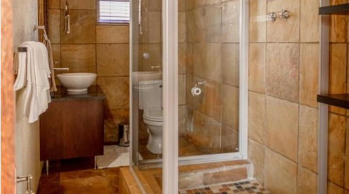 Mmakuba Private Game Lodge