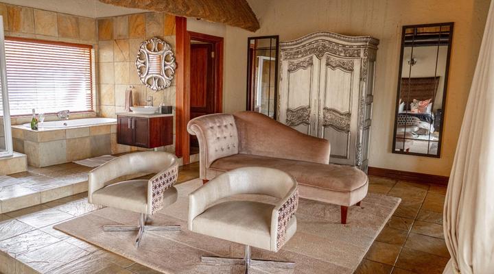 Mmakuba Private Game Lodge