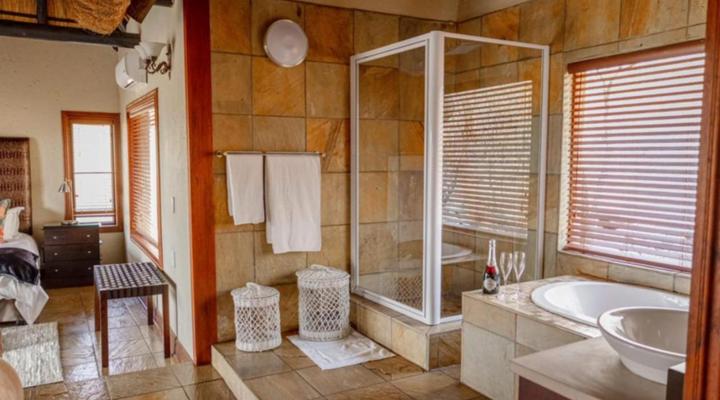 Mmakuba Private Game Lodge