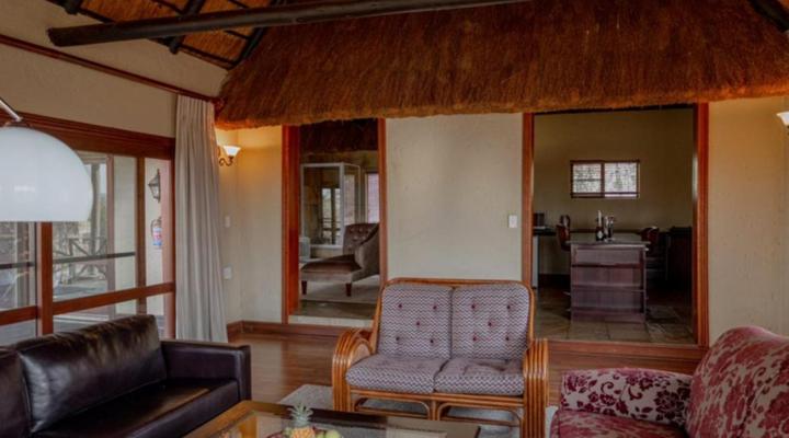 Mmakuba Private Game Lodge