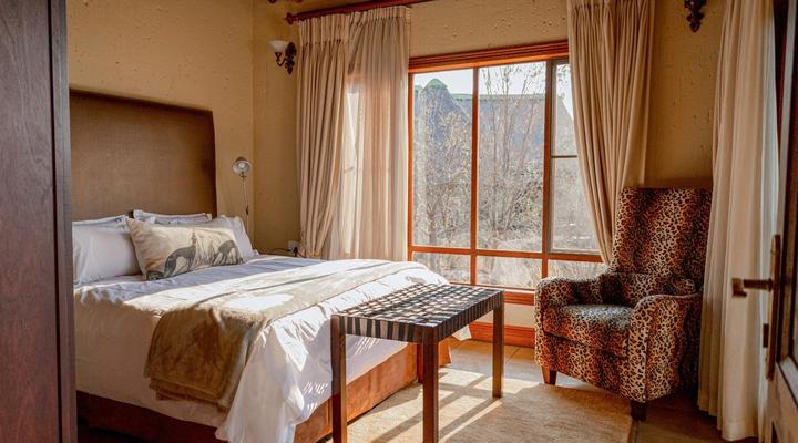 Mmakuba Private Game Lodge