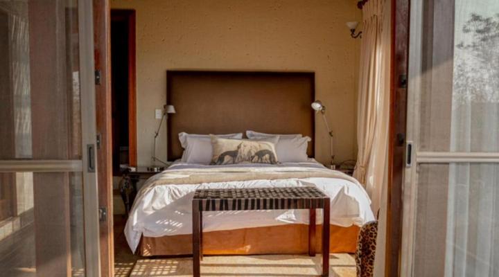 Mmakuba Private Game Lodge