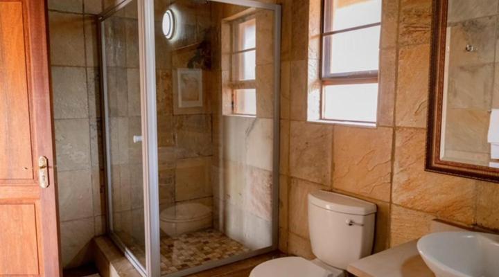 Mmakuba Private Game Lodge