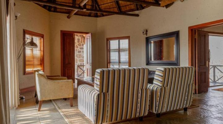 Mmakuba Private Game Lodge