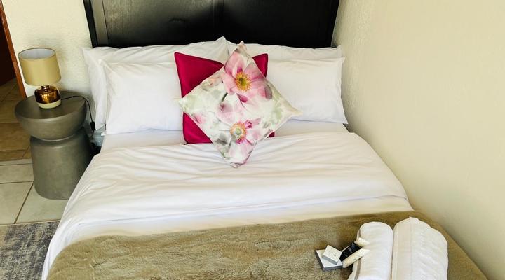 Khubonye Royal Guesthouse