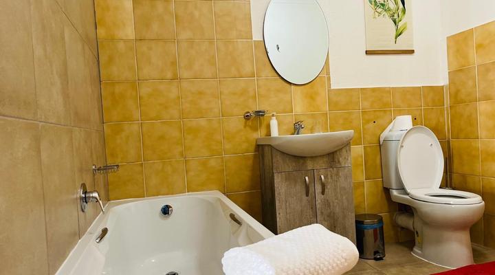 Khubonye Royal Guesthouse