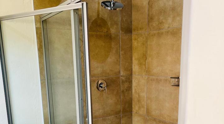 Khubonye Royal Guesthouse