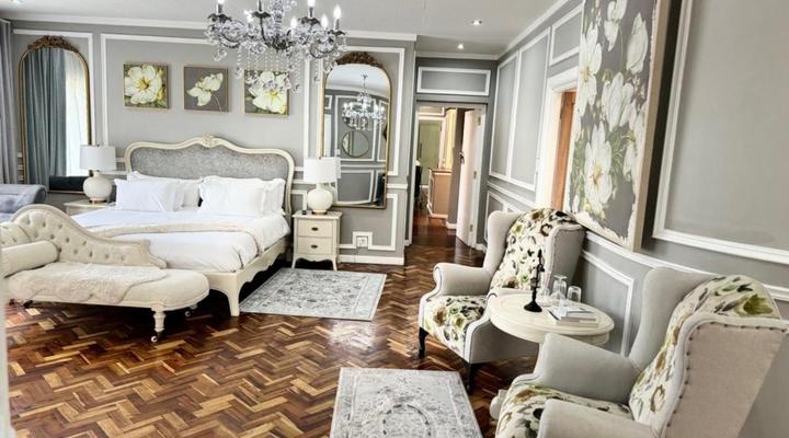 C'est La Vie Boutique Hotel