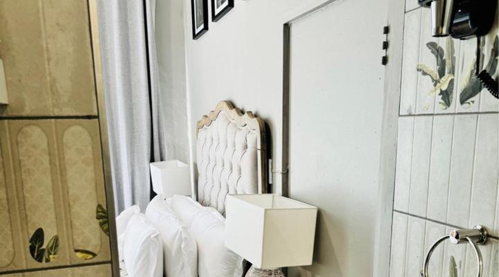 C'est La Vie Boutique Hotel