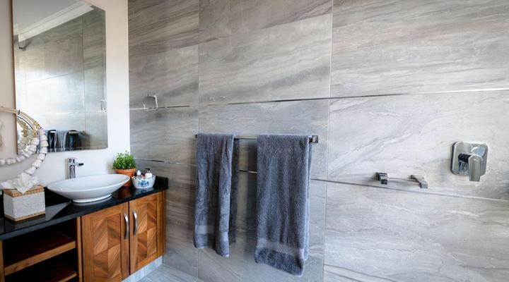 Safari Moon Luxury Bush Lodge