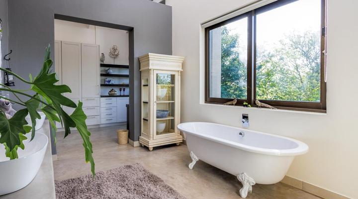 Safari Moon Luxury Bush Lodge