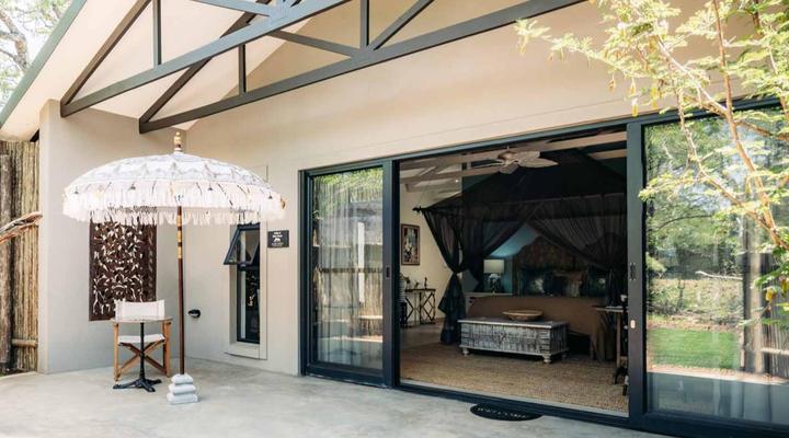 Safari Moon Luxury Bush Lodge