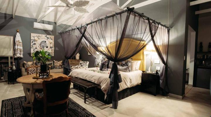 Safari Moon Luxury Bush Lodge