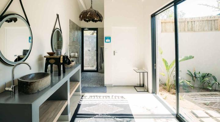 Safari Moon Luxury Bush Lodge