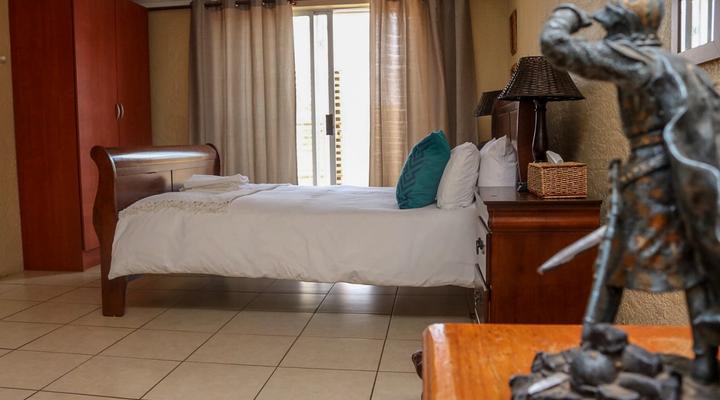 Horse's Neck Guest Lodge