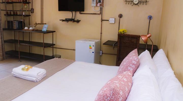 Horse's Neck Guest Lodge