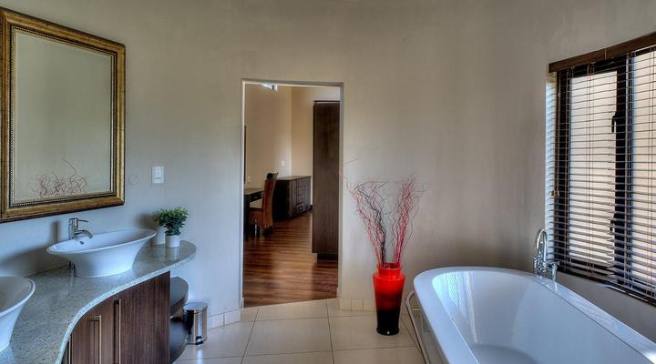 Sea Star Accommodation @ Legend Golf Safari Resort