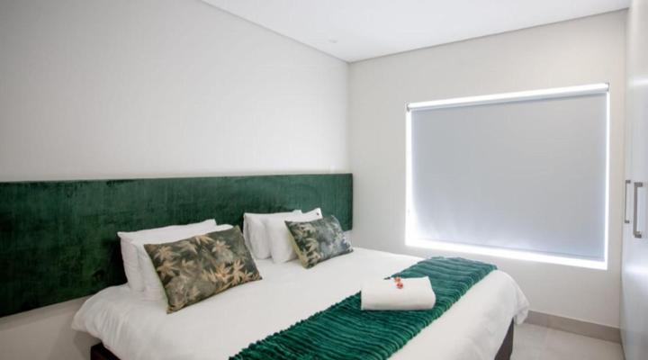 1 on York - Townhouse 54