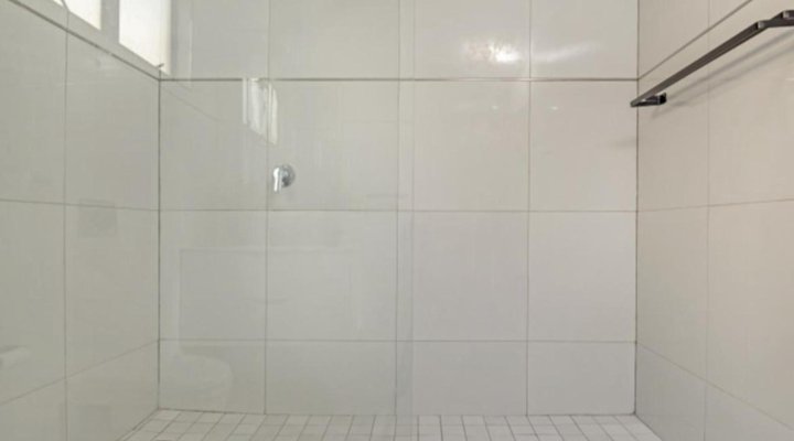 Sea De La Vie 25 by HostAgents