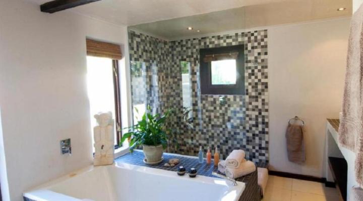 Hog Hollow Country Lodge