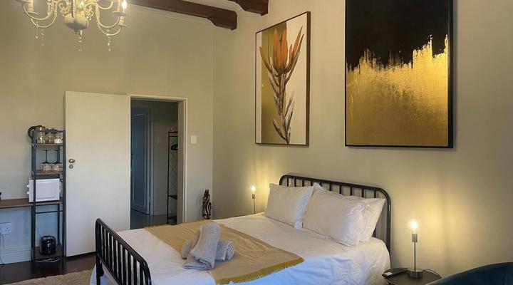 Strawberry Manor at In The Vine