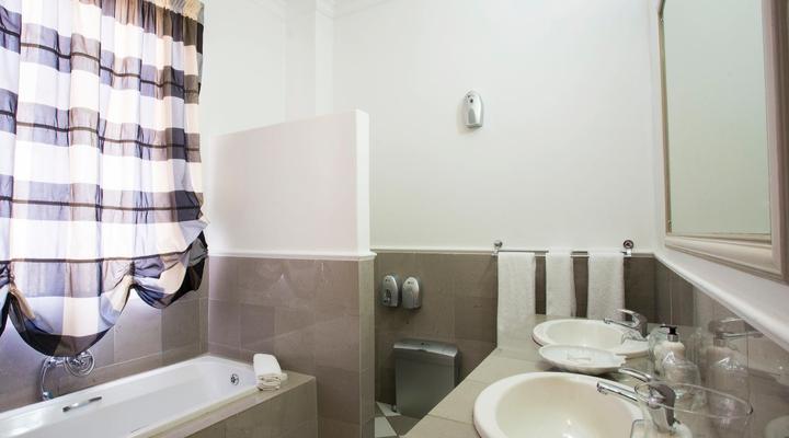 Leeuwenhof Country Lodge & Garden Spa