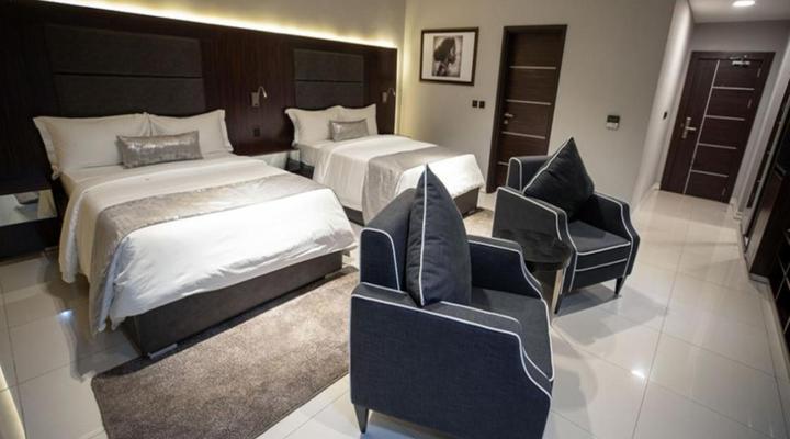 Tripod By Pedestal Hotel