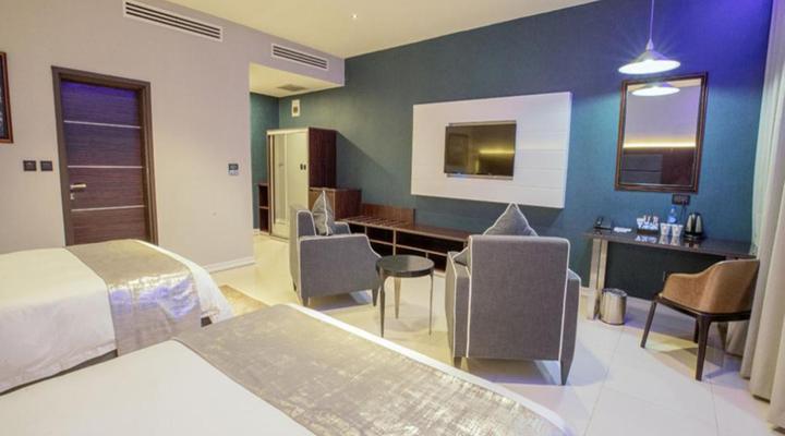 Tripod By Pedestal Hotel