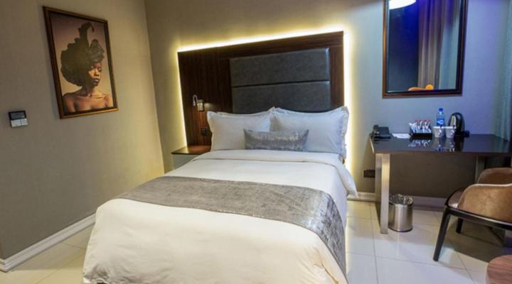 Tripod By Pedestal Hotel