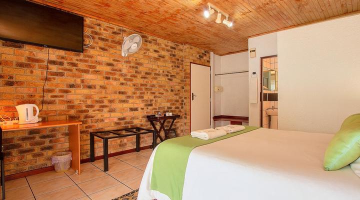 Airport Bird & Game Lodge