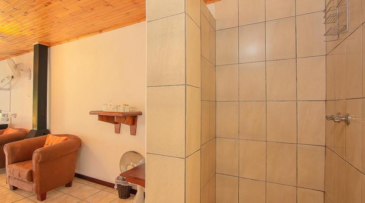 Airport Bird & Game Lodge