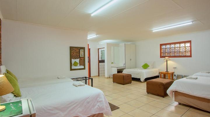 Airport Bird & Game Lodge