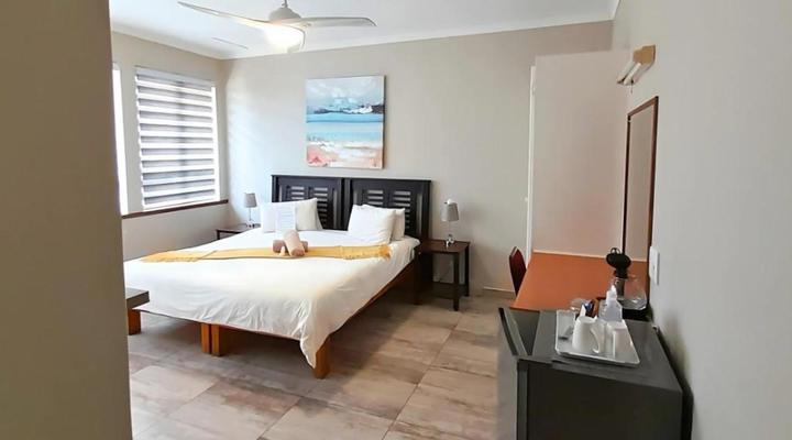 Acorn Lodge & Skydeck Sunset Café