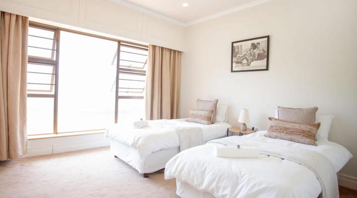 Kyle's Kin Ocean Retreat