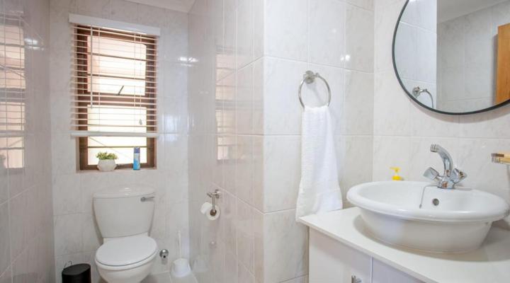 Kyle's Kin Ocean Retreat