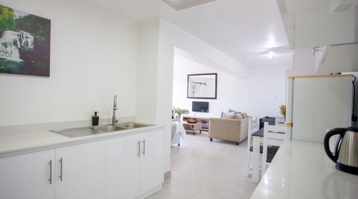 Kyle's Kin Ocean Retreat