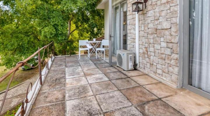 Bonne Chance Luxury Estate