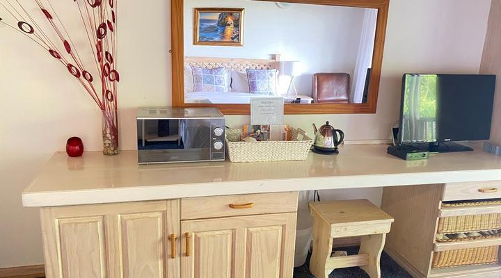 The Thatch Guest House