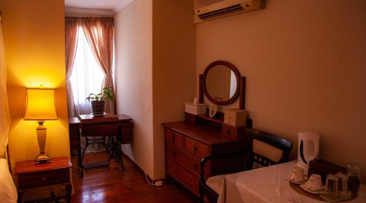 Constantia Guest Lodge and Spa