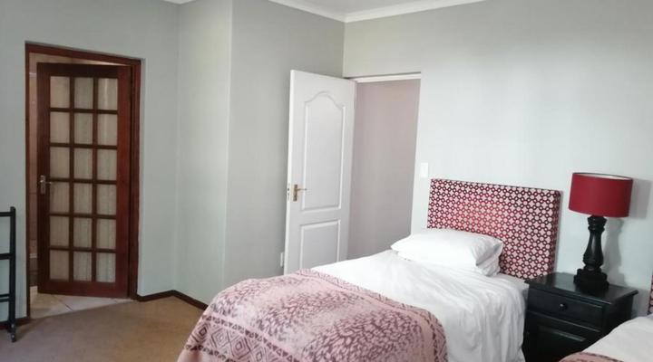 Mooring House Guest Lodge