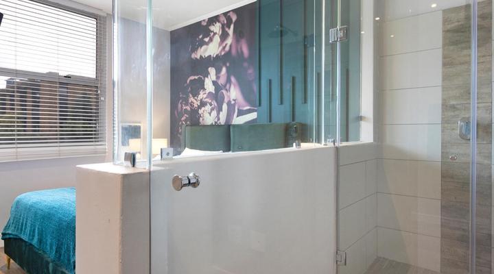 KMG Luxury Apartments @ The Apex on Smuts