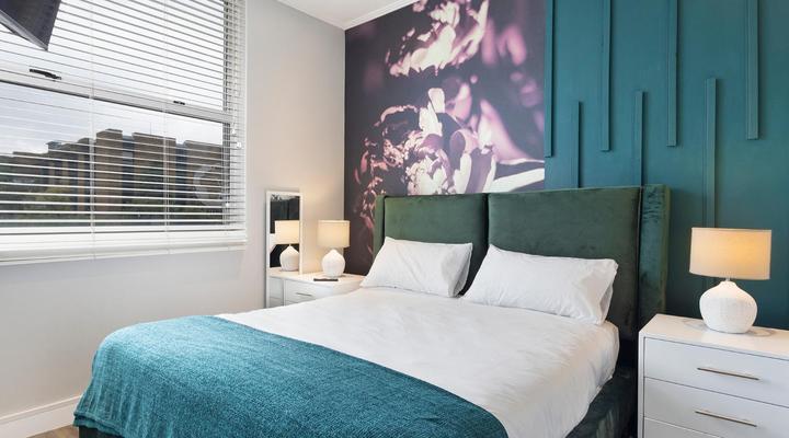 KMG Luxury Apartments @ The Apex on Smuts