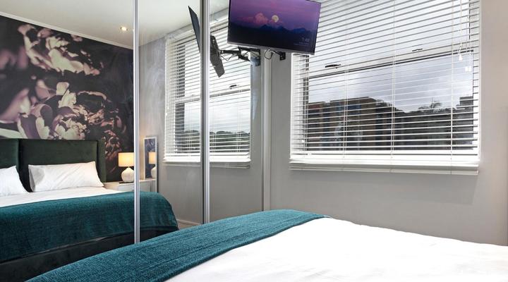 KMG Luxury Apartments @ The Apex on Smuts