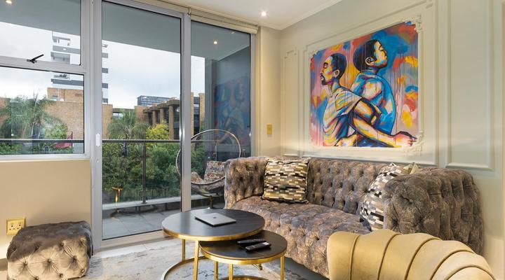 KMG Luxury Apartments @ The Apex on Smuts