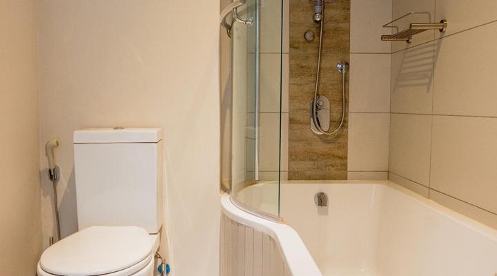 KMG Luxury Apartments @ The Apex on Smuts