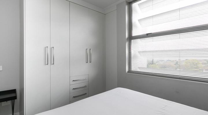 KMG Luxury Apartments @ The Apex on Smuts