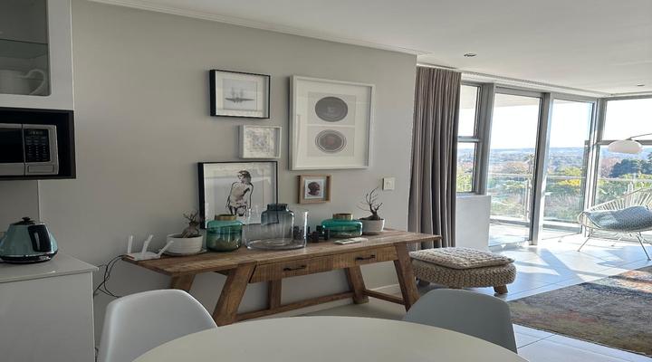 KMG Luxury Apartments @ The Apex on Smuts